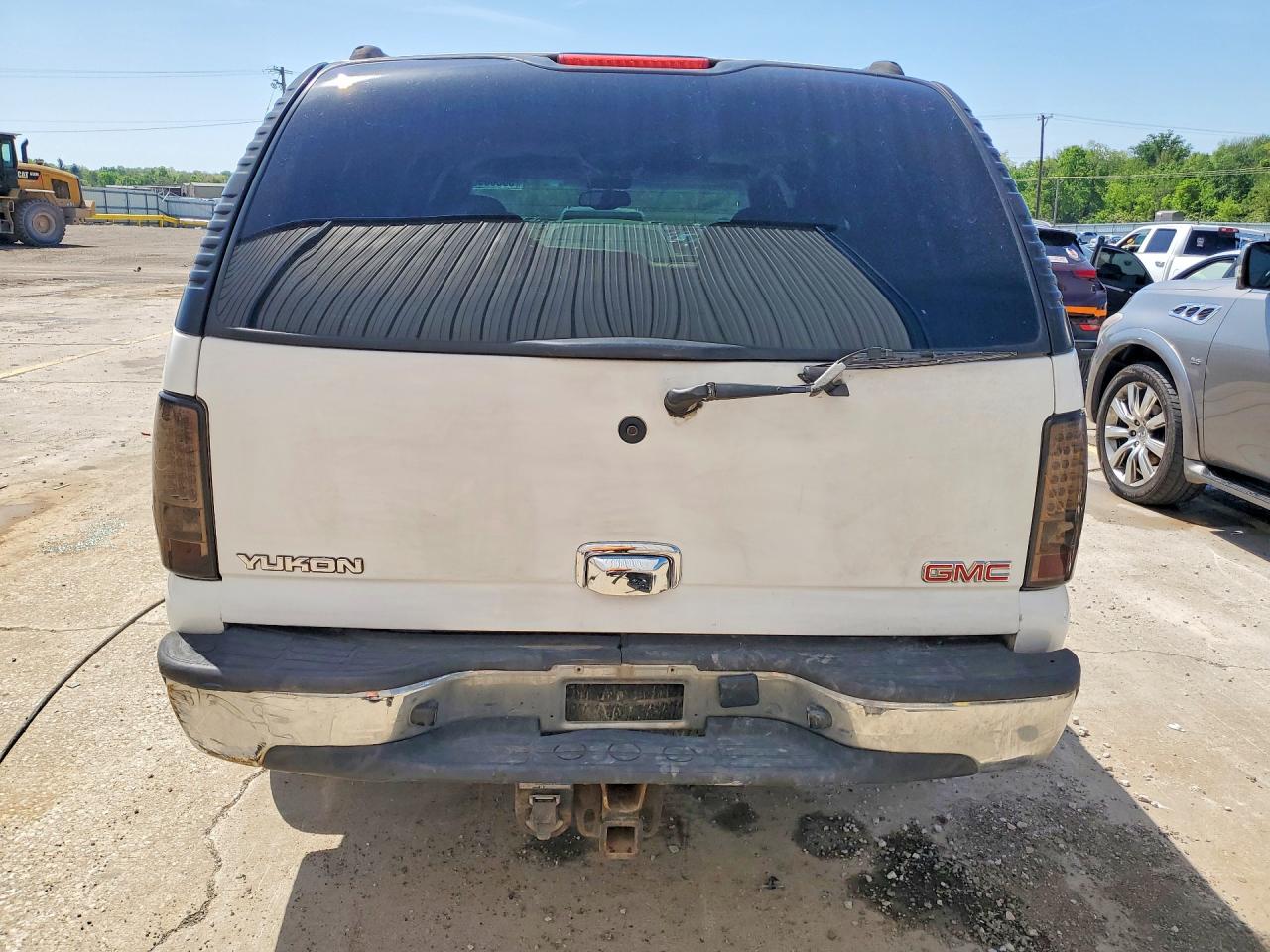 2004 GMC YUKON photo 11