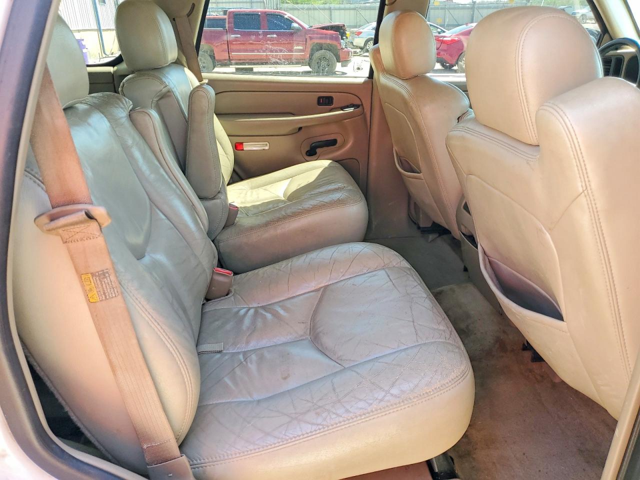 2004 GMC YUKON photo 21