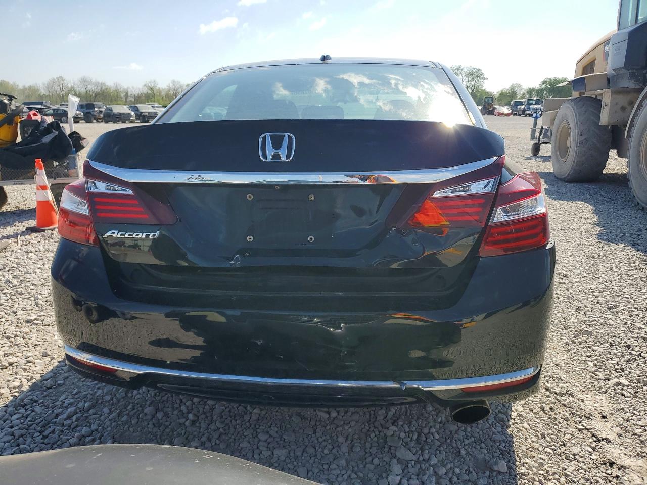 2017 HONDA ACCORD EX photo 11