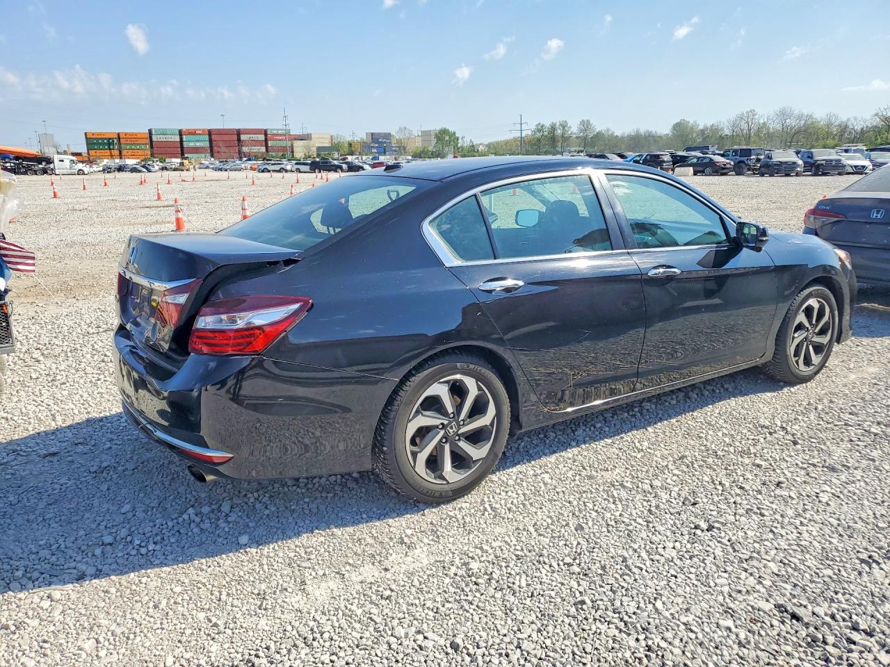 2017 HONDA ACCORD EX photo 5