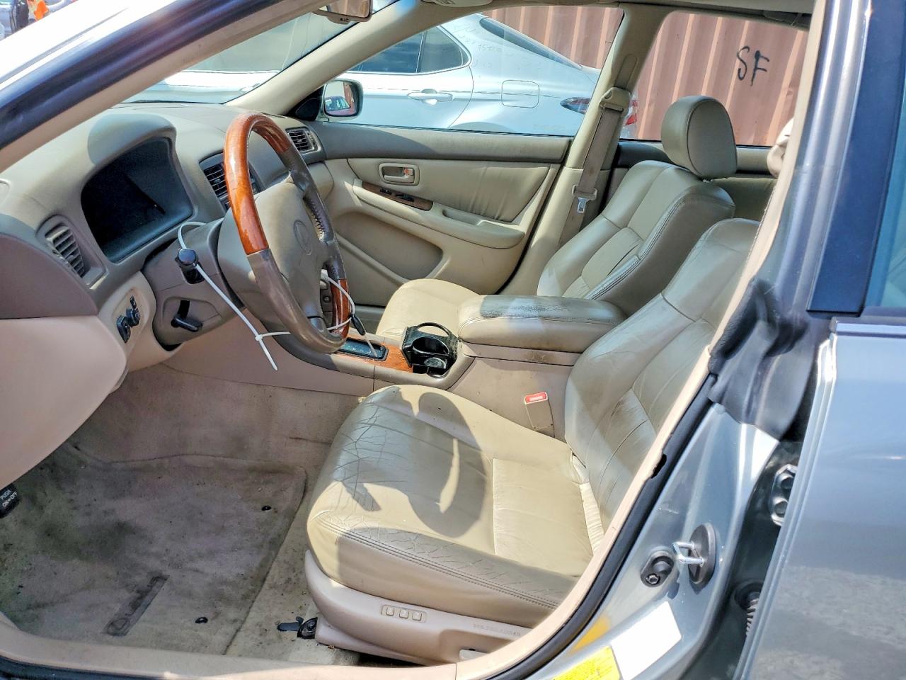 2000 LEXUS ES 300 photo 13