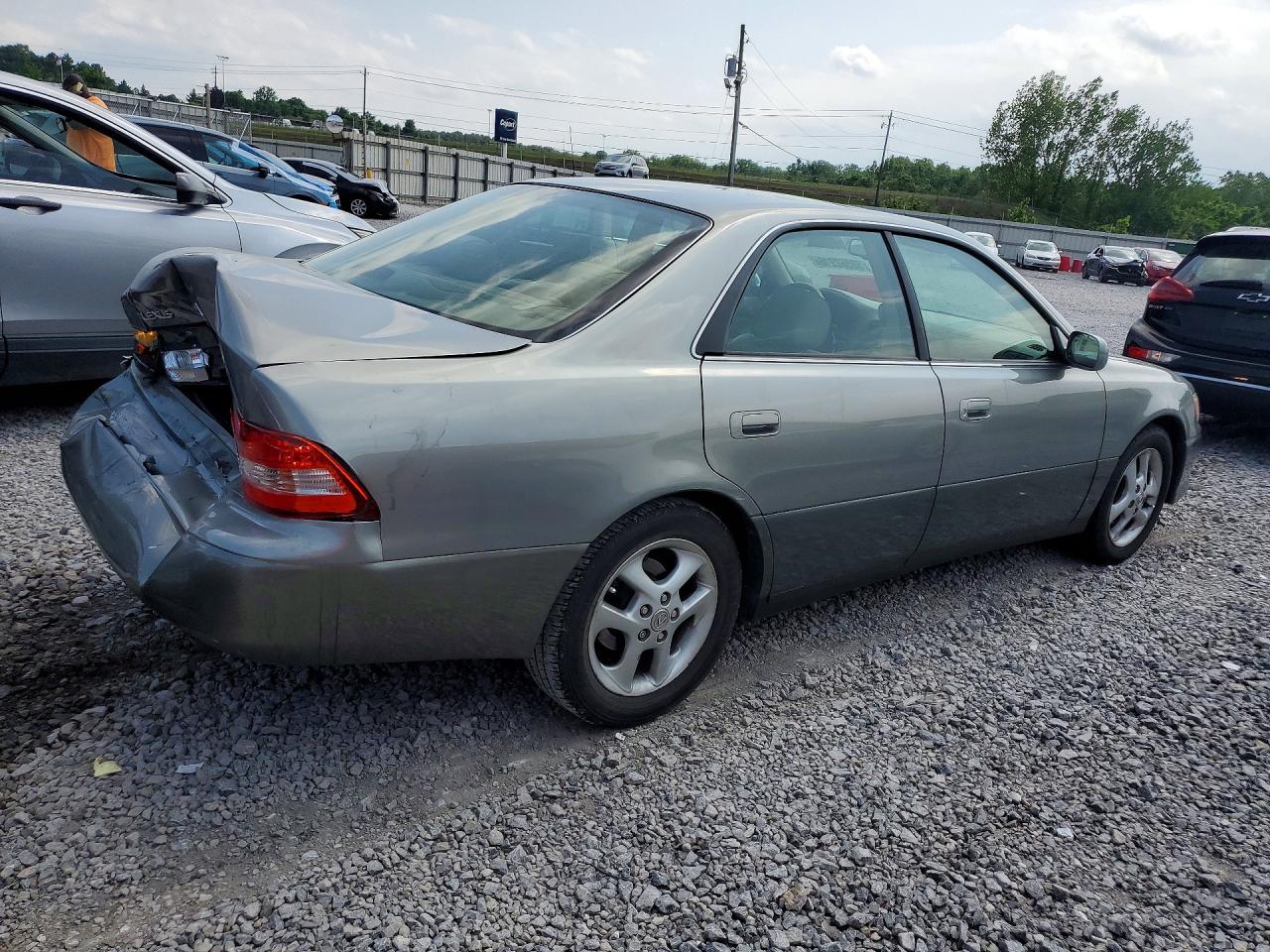 2000 LEXUS ES 300 photo 5