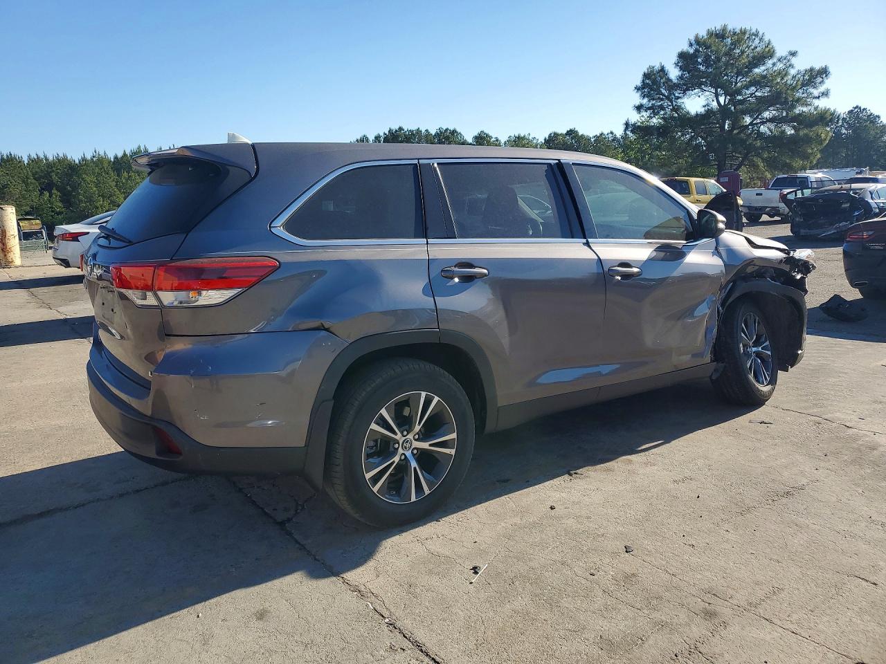 2019 TOYOTA HIGHLANDER LE PLUS photo 5