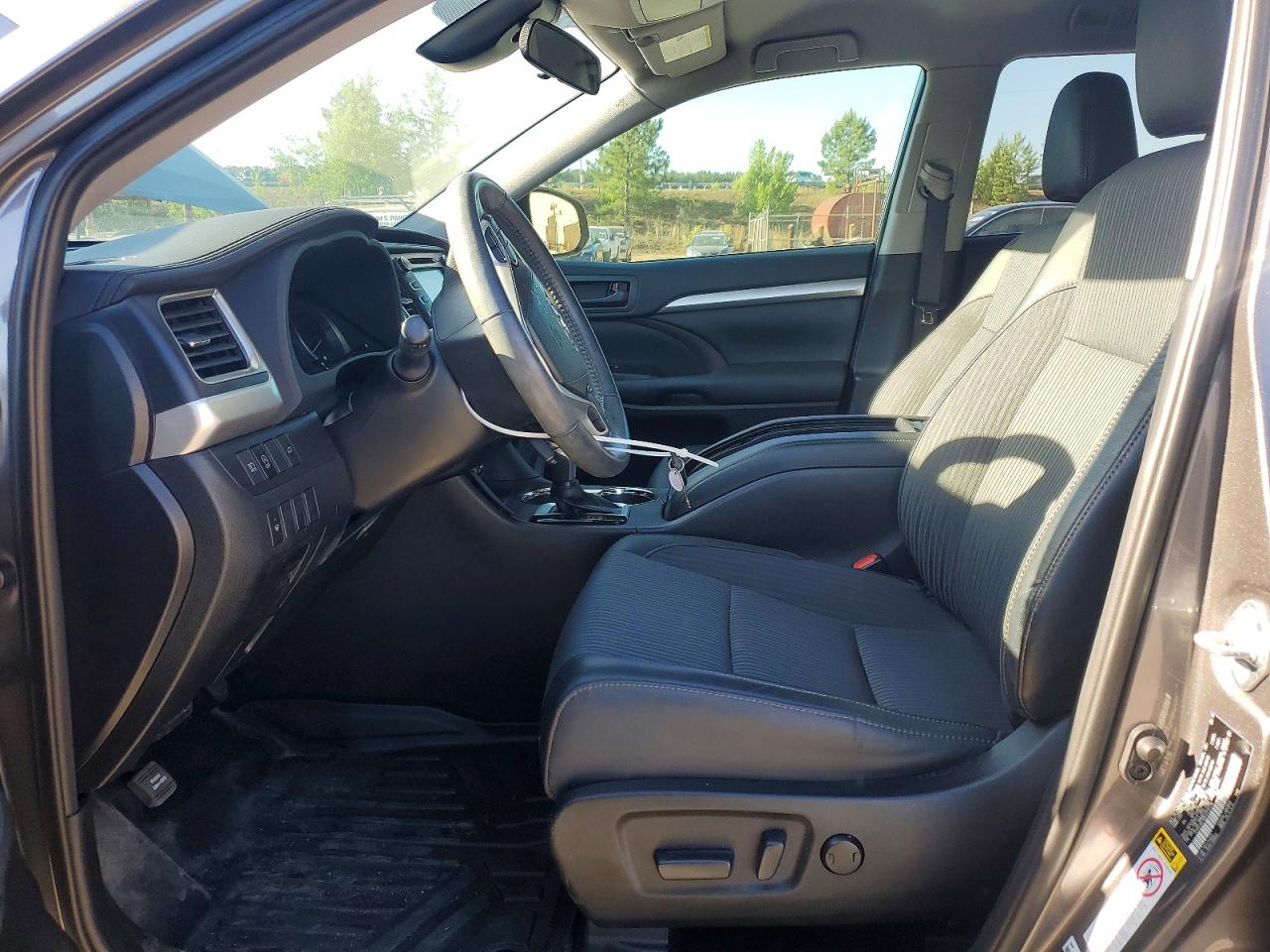 2019 TOYOTA HIGHLANDER LE PLUS photo 13