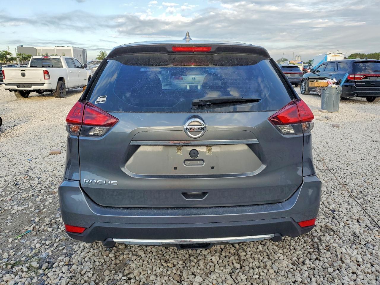 2020 NISSAN ROGUE S photo 11