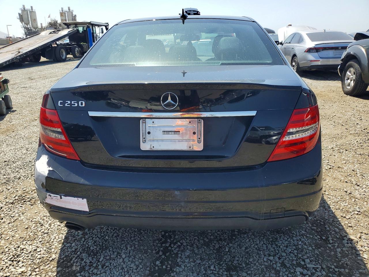 2013 MERCEDES-BENZ C 250 photo 16