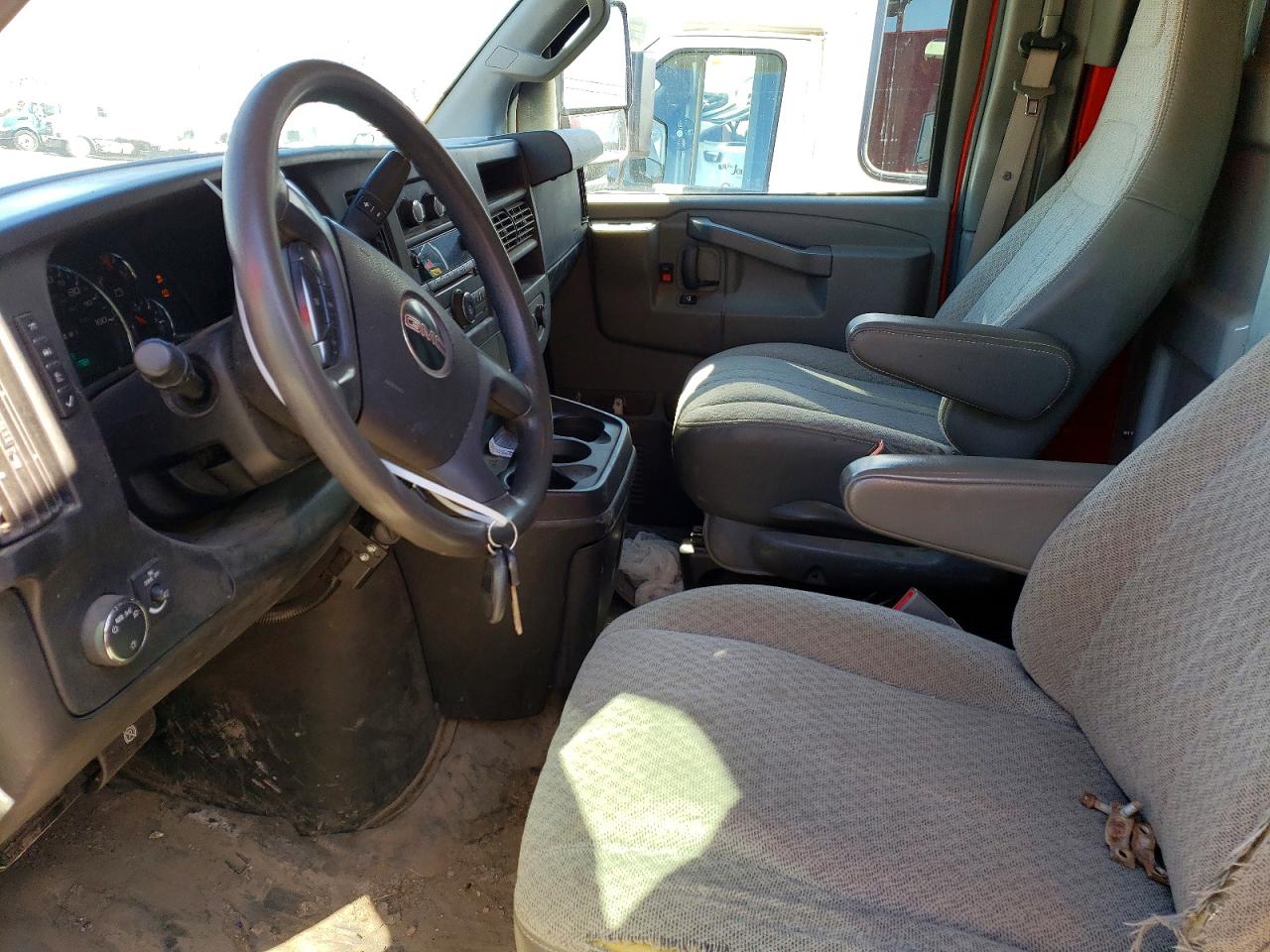 2017 GMC SAVANA CUTAWAY G3500 photo 13