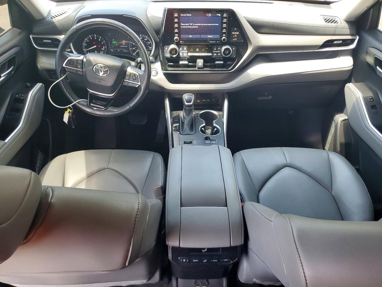 2021 TOYOTA HIGHLANDER XLE photo 15
