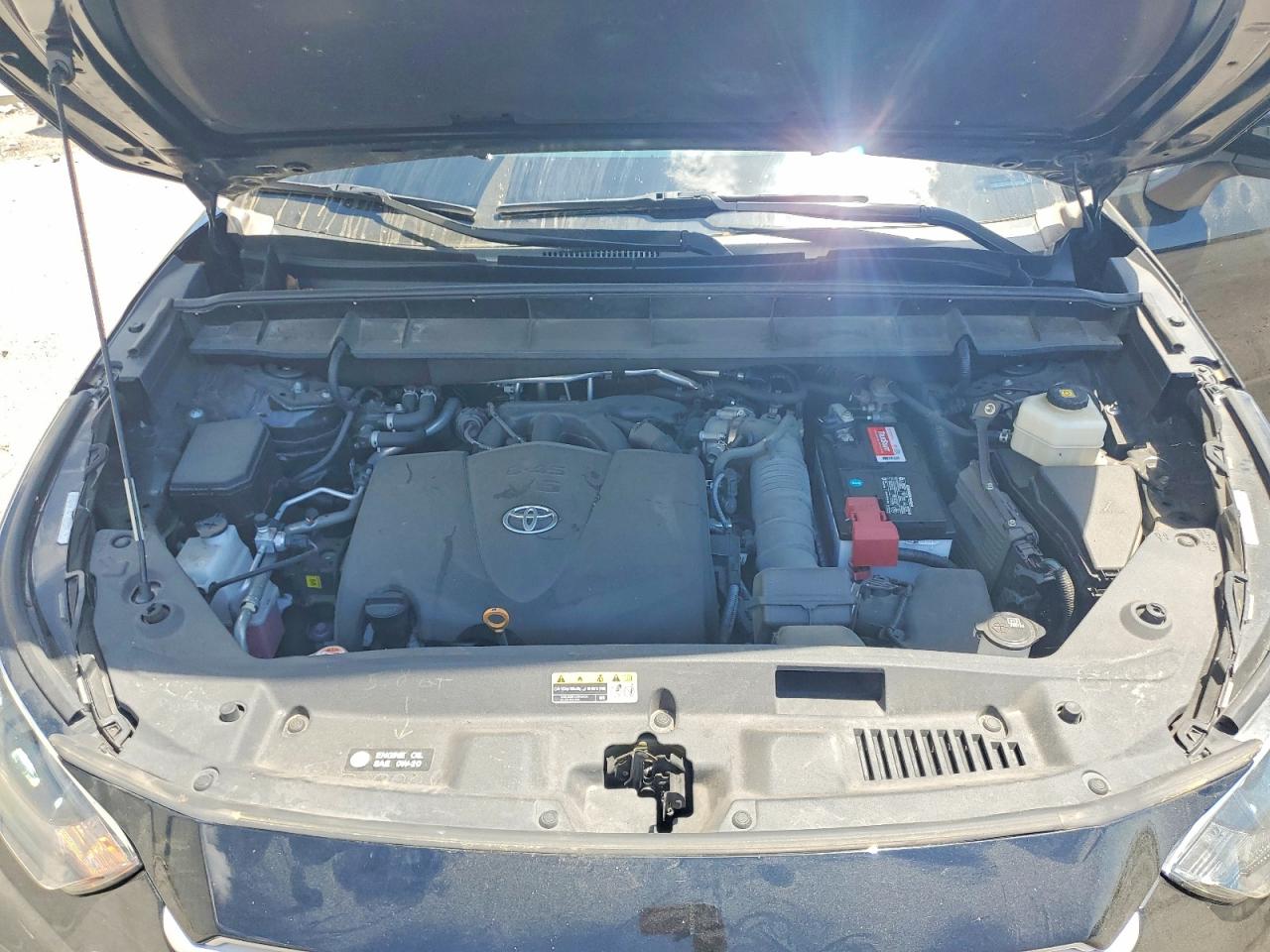 2021 TOYOTA HIGHLANDER XLE photo 23