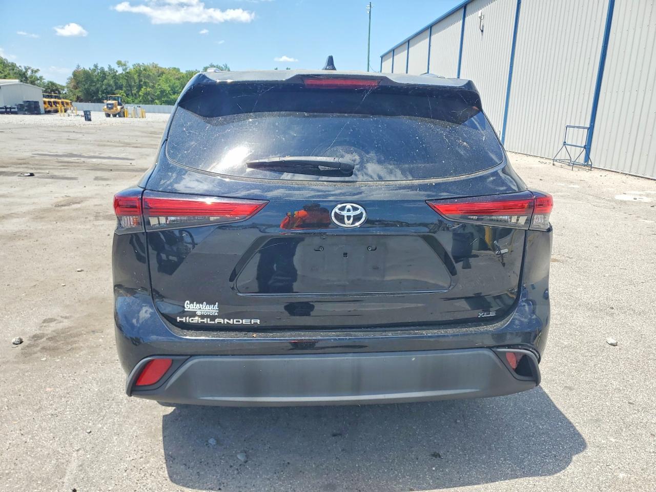 2021 TOYOTA HIGHLANDER XLE photo 11