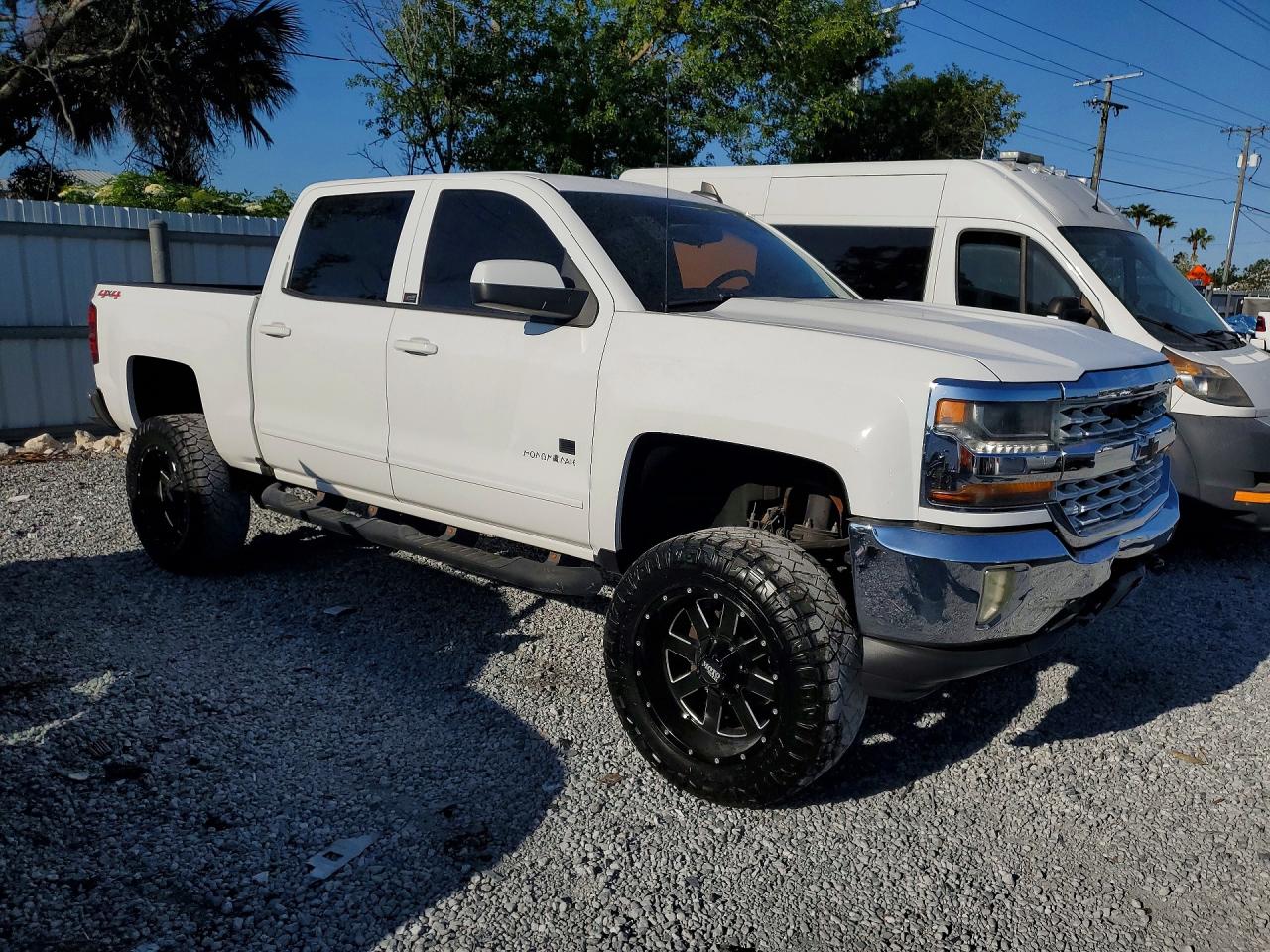 2016 CHEVROLET SILVERADO K1500 LT photo 7