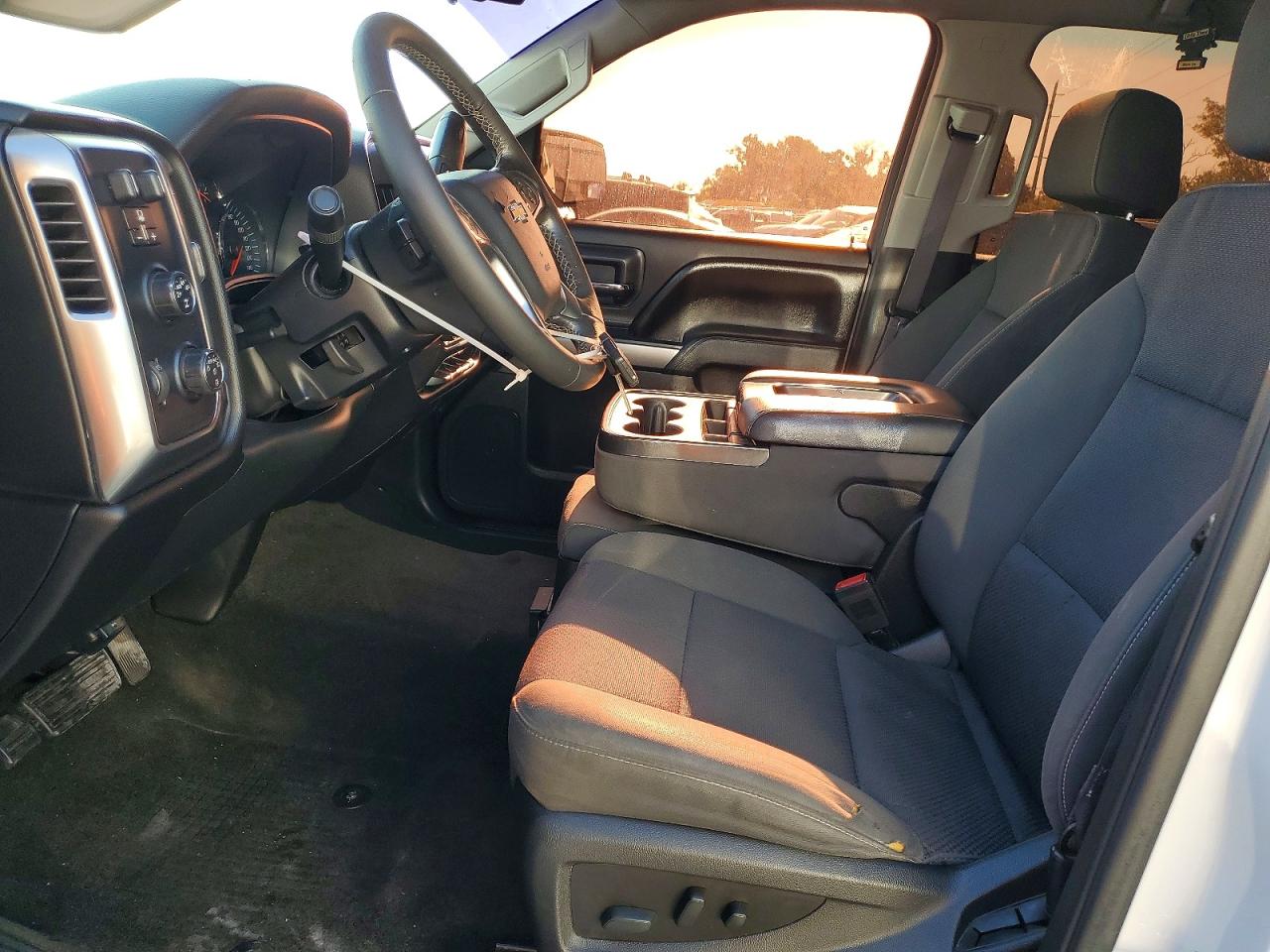 2016 CHEVROLET SILVERADO K1500 LT photo 13