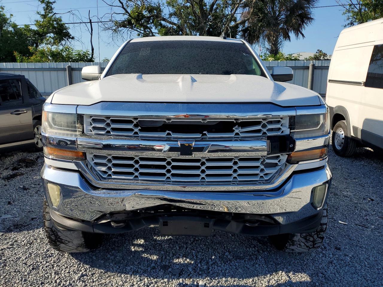 2016 CHEVROLET SILVERADO K1500 LT photo 9