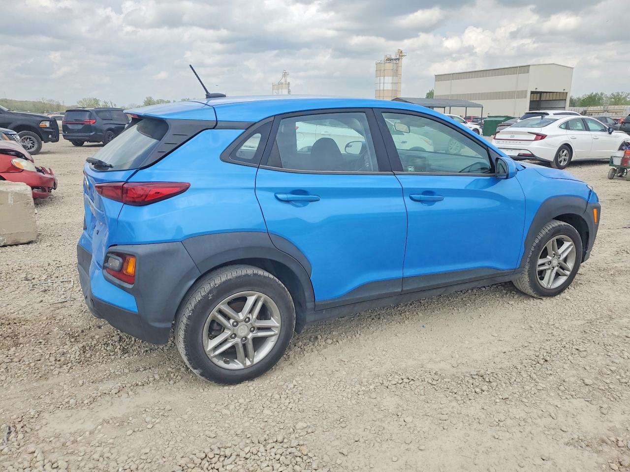 2020 HYUNDAI KONA SE photo 5