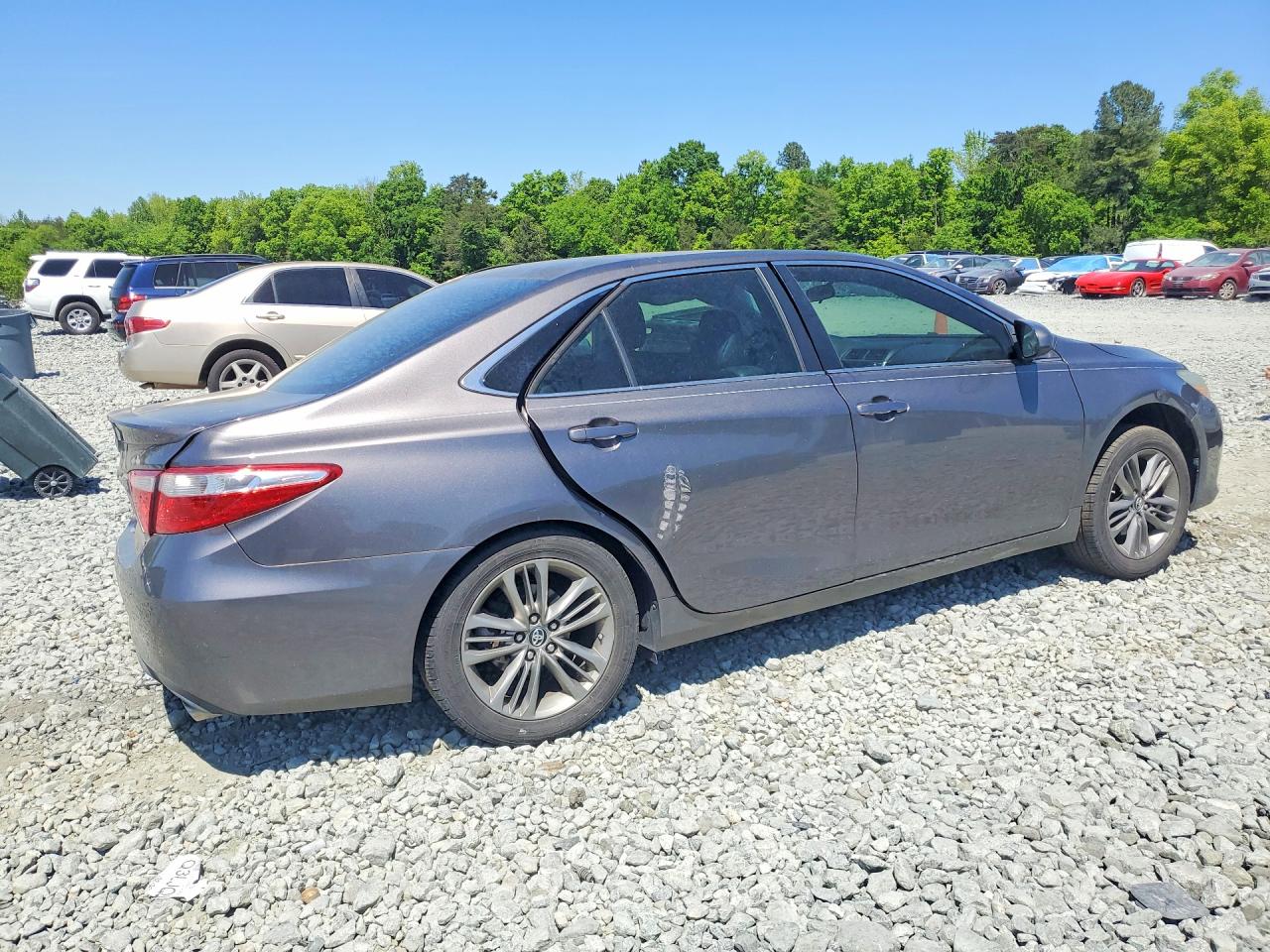 2017 TOYOTA CAMRY SE photo 5