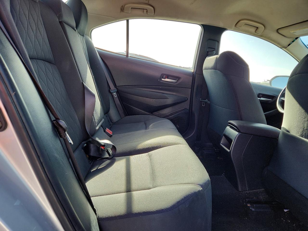 2020 TOYOTA COROLLA LE photo 19