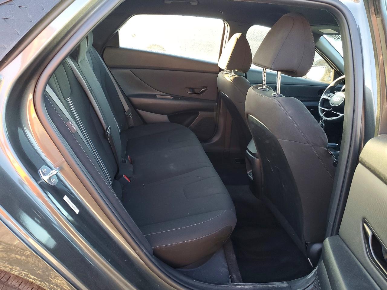 2025 HYUNDAI ELANTRA SEL SPORT photo 28