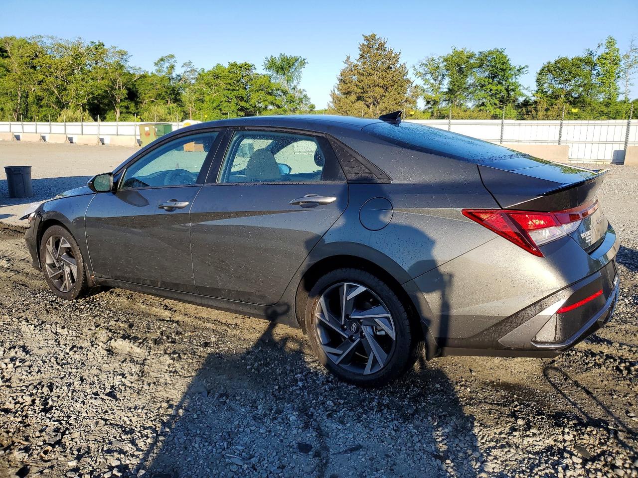 2025 HYUNDAI ELANTRA SEL SPORT photo 4