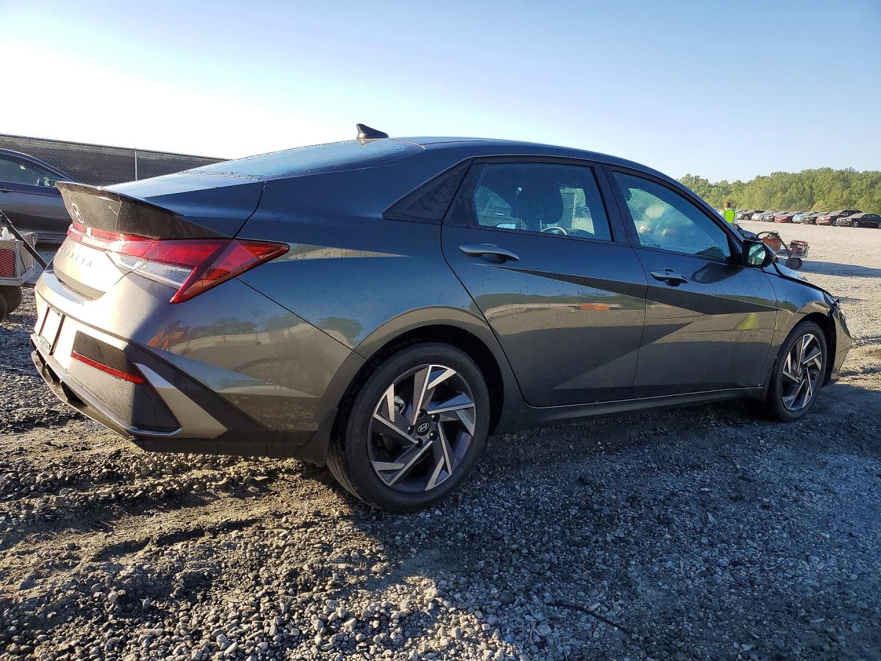 2025 HYUNDAI ELANTRA SEL SPORT photo 7