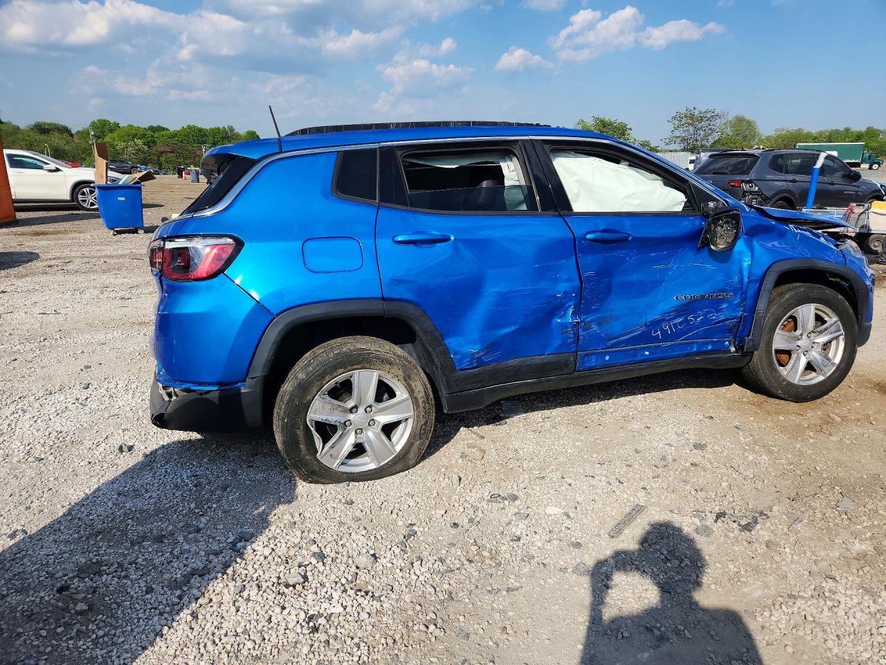 2022 JEEP COMPASS LATITUDE photo 3