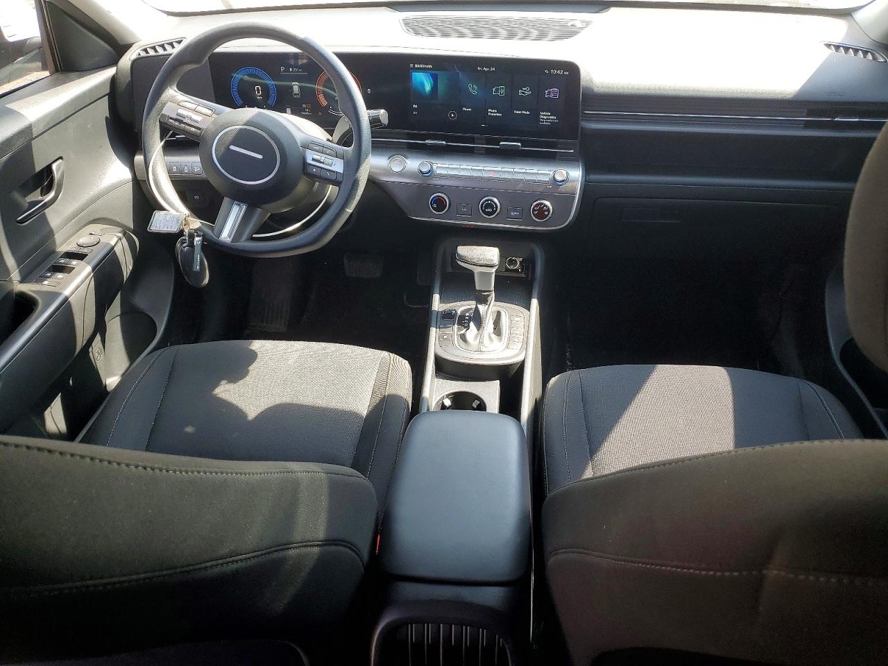 2025 HYUNDAI KONA SE photo 22
