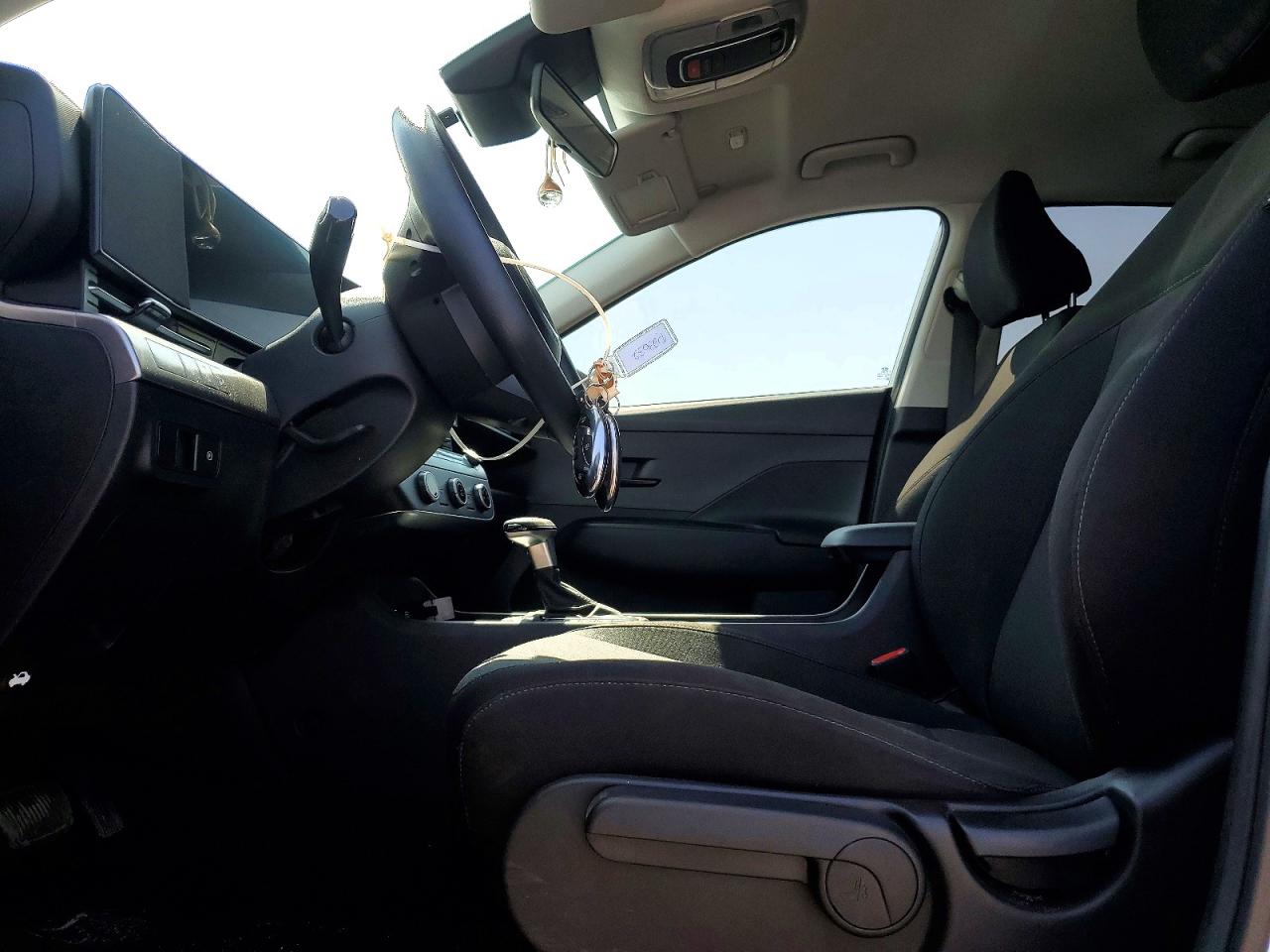 2025 HYUNDAI KONA SE photo 19
