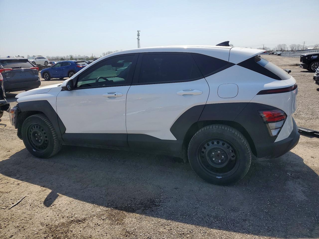 2025 HYUNDAI KONA SE photo 4
