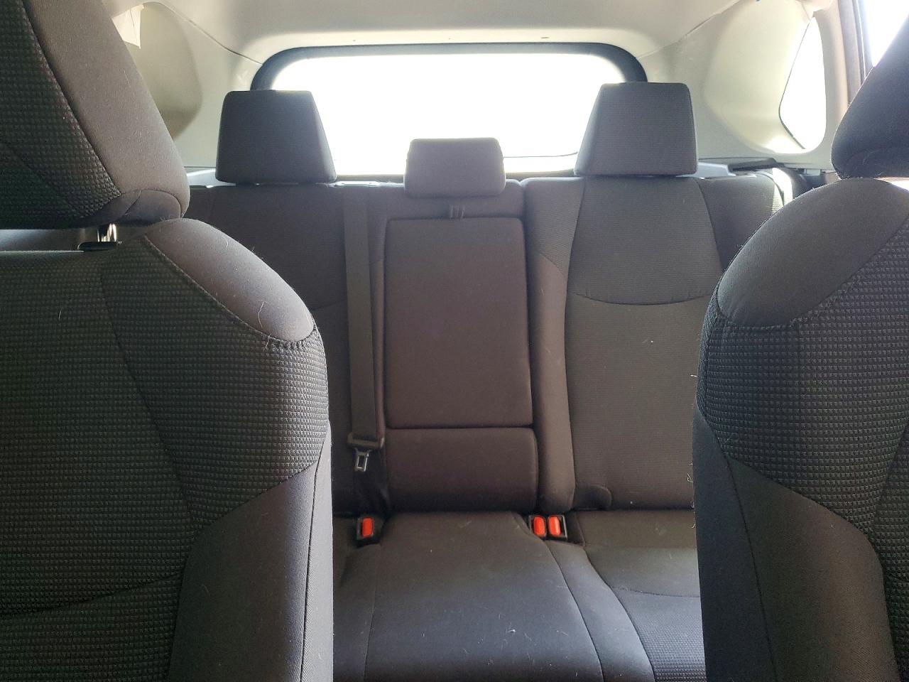 2021 TOYOTA RAV4 LE photo 28