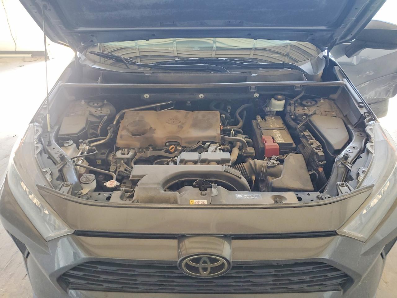 2021 TOYOTA RAV4 LE photo 34