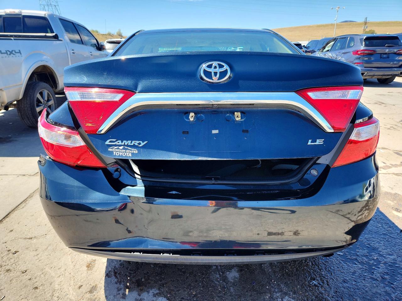 2017 TOYOTA CAMRY LE photo 11