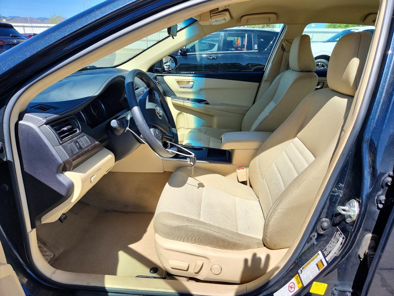 2017 TOYOTA CAMRY LE photo 13