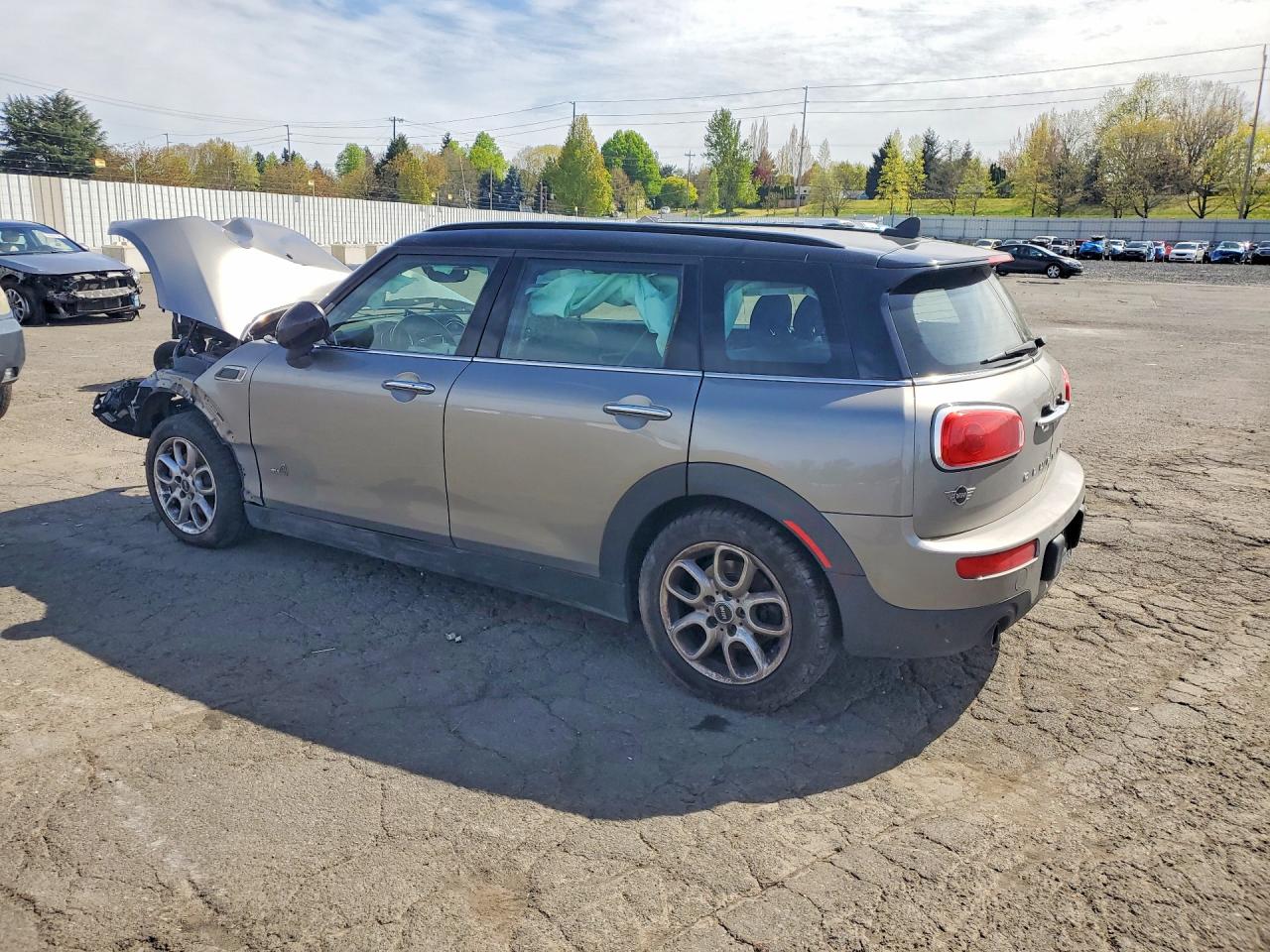 2019 MINI COOPER CLUBMAN ALL4 photo 2