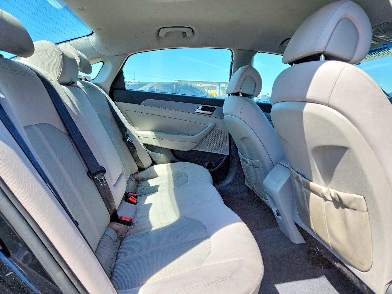 2015 HYUNDAI SONATA SE photo 28