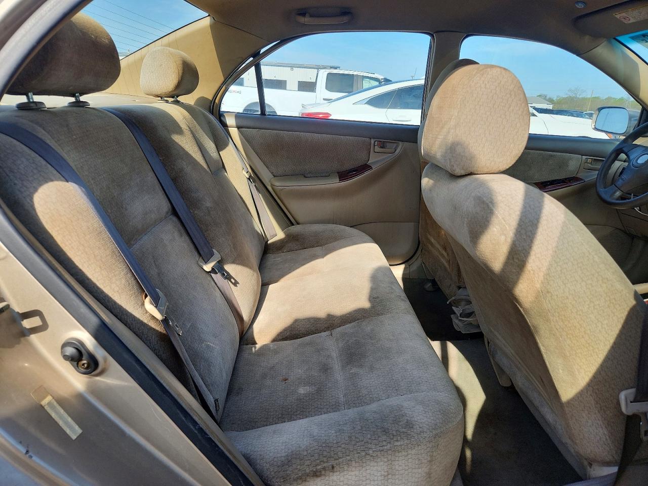 2004 TOYOTA COROLLA LE photo 19