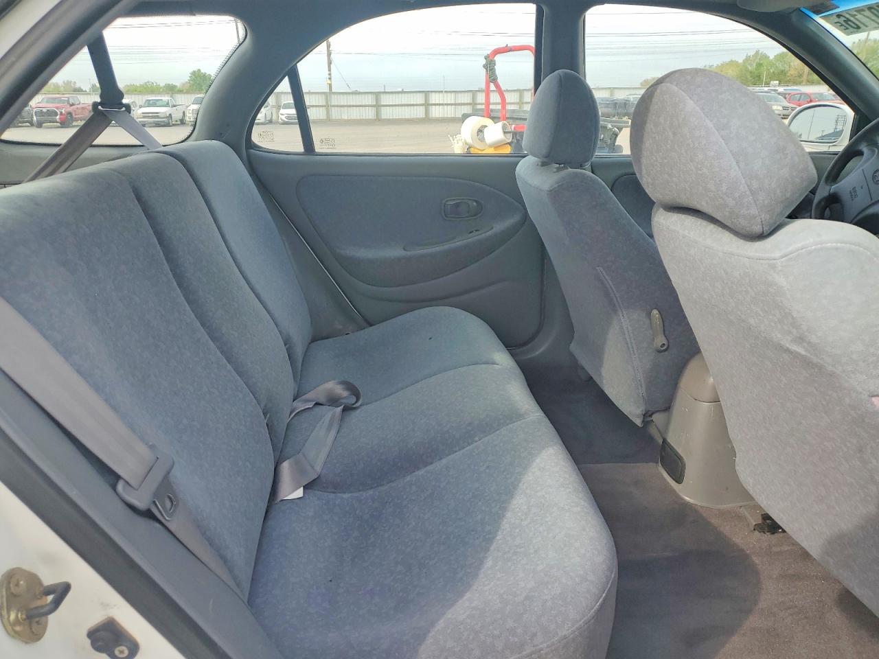 2000 HYUNDAI ELANTRA GLS photo 21