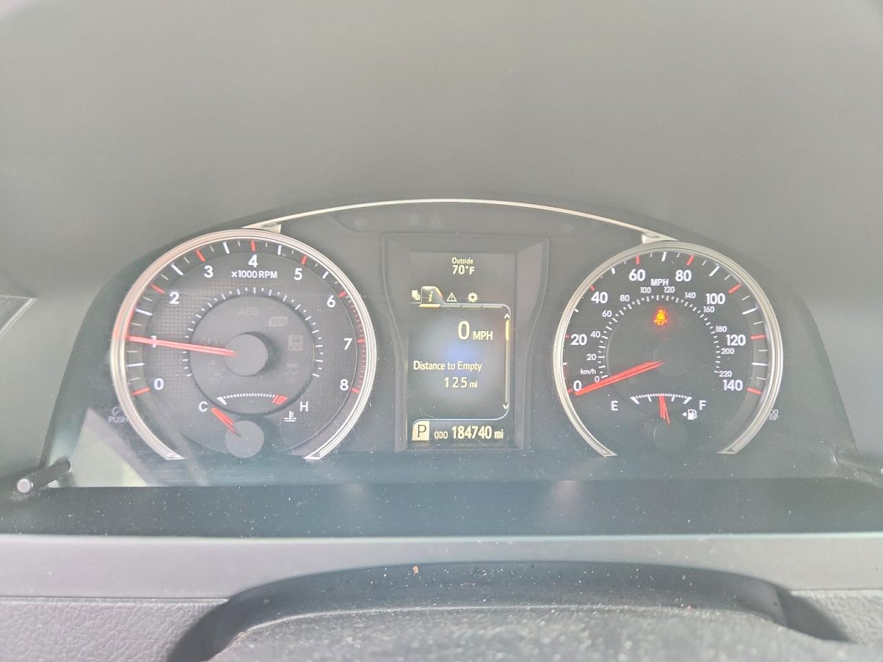 2015 TOYOTA CAMRY SE photo 17