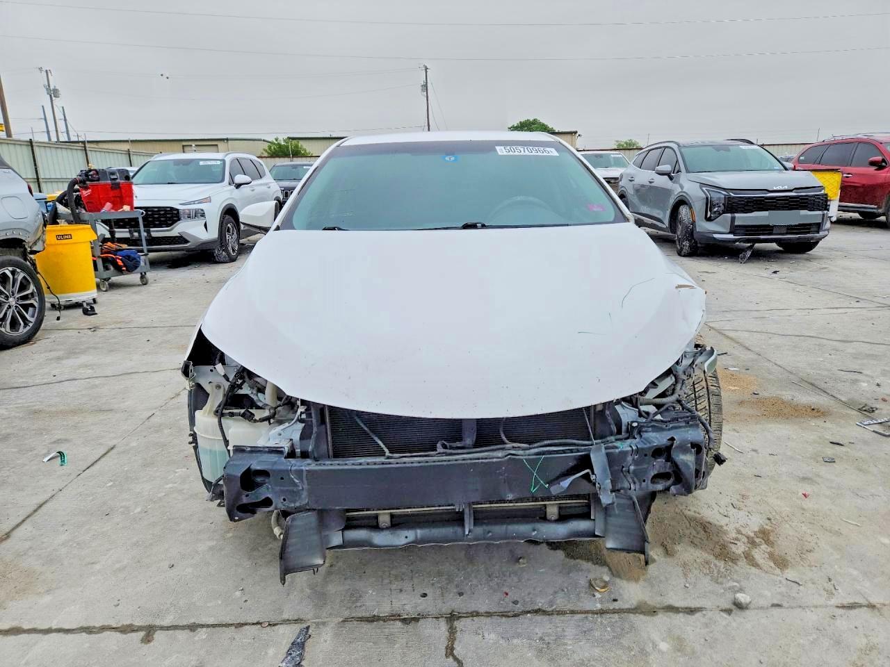 2015 TOYOTA CAMRY SE photo 9