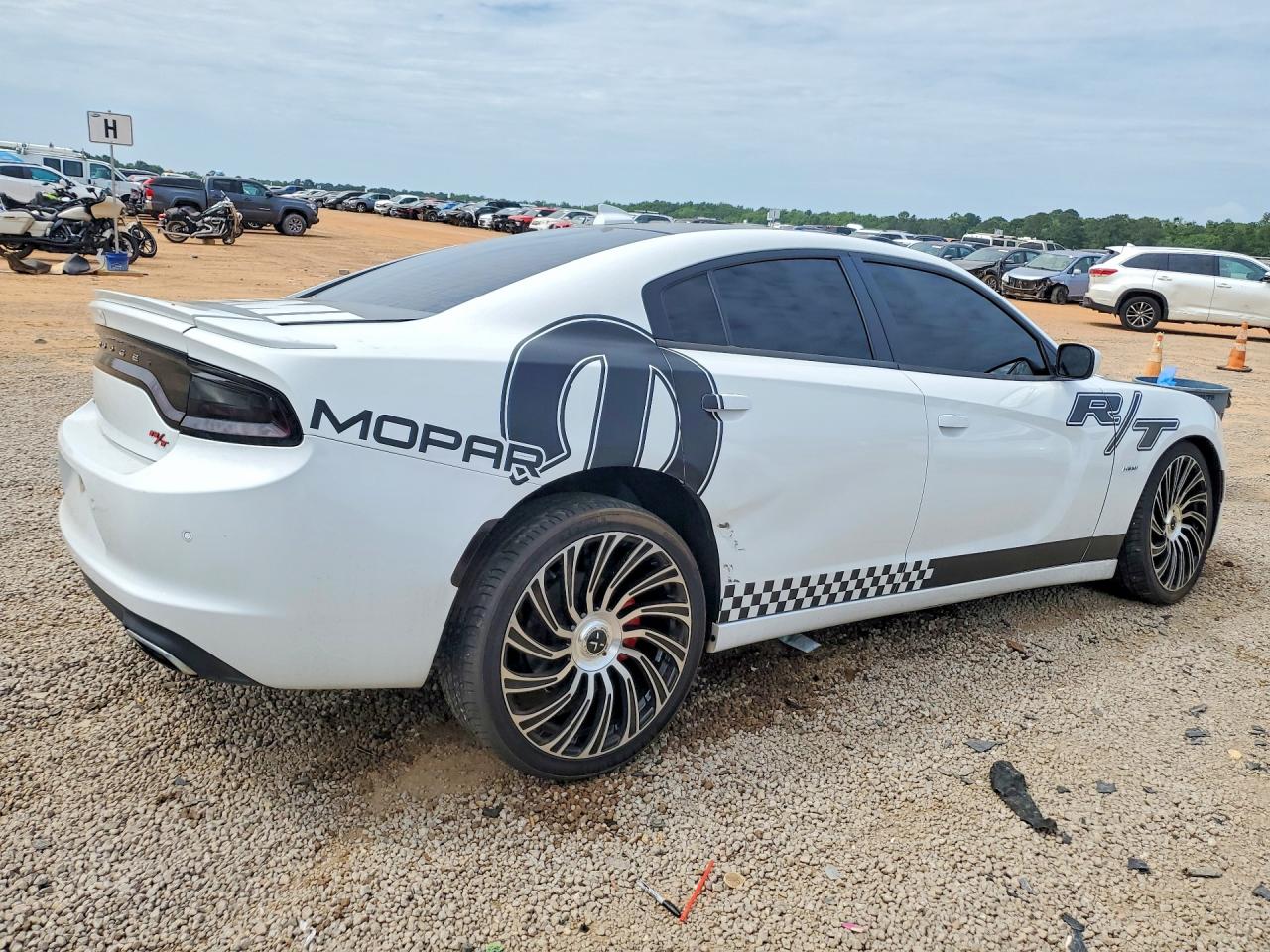 2016 DODGE CHARGER R photo 3