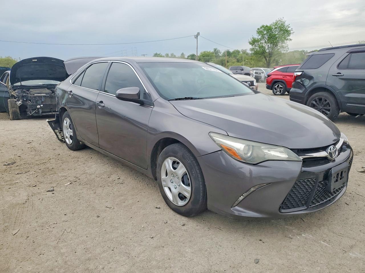 2016 TOYOTA CAMRY SE photo 7