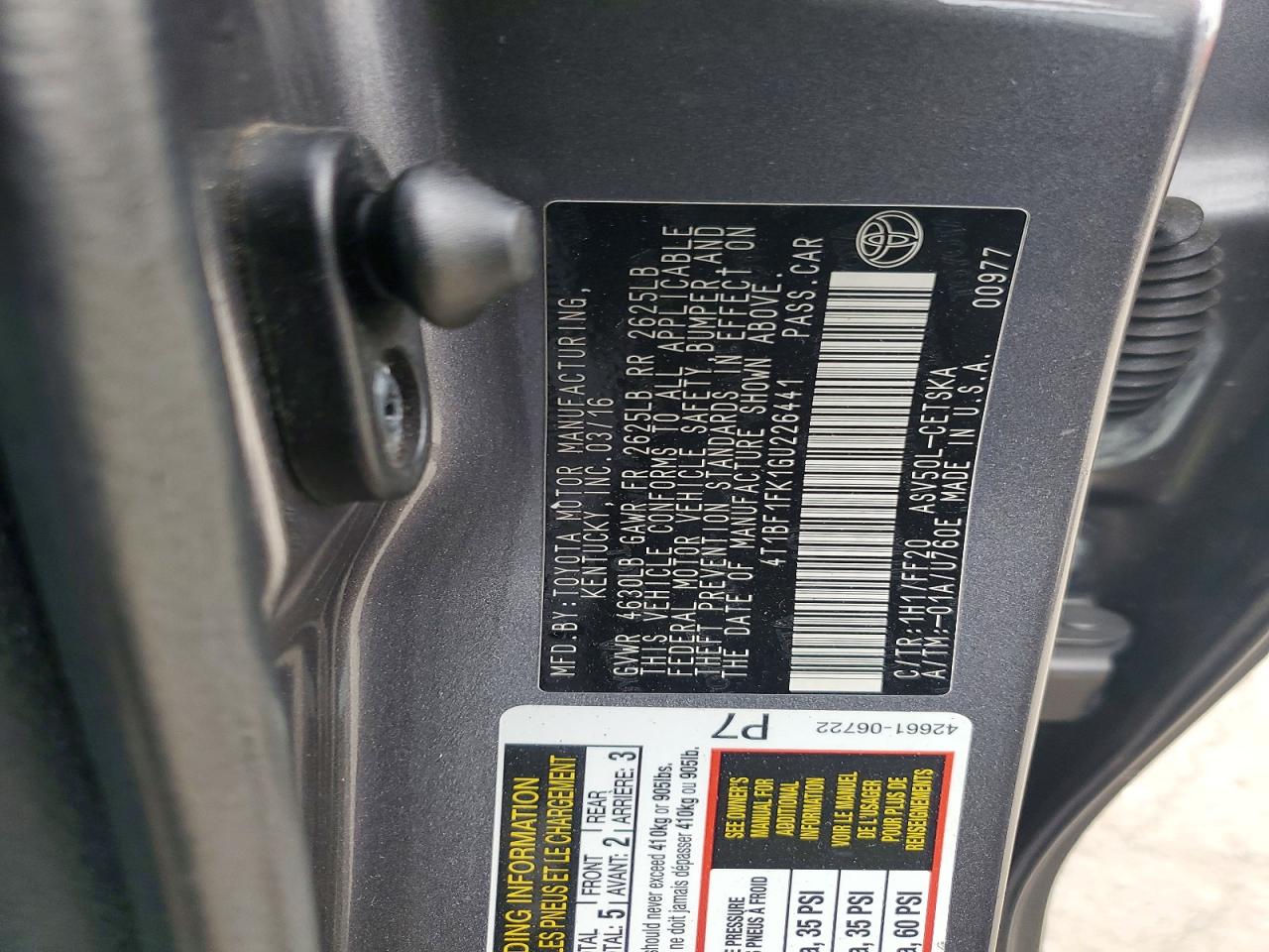 2016 TOYOTA CAMRY SE photo 23