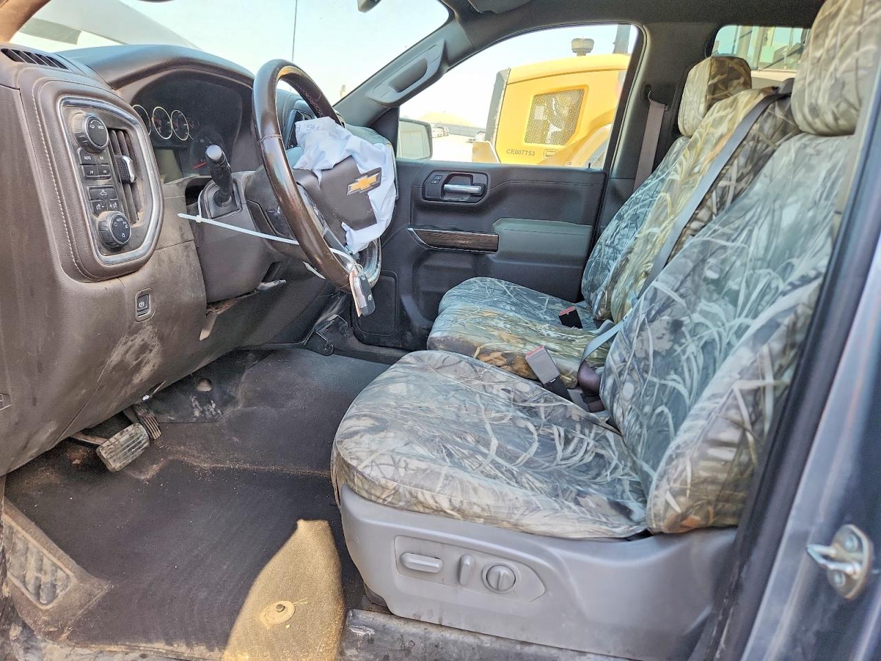 2020 CHEVROLET SILVERADO K1500 LT photo 19