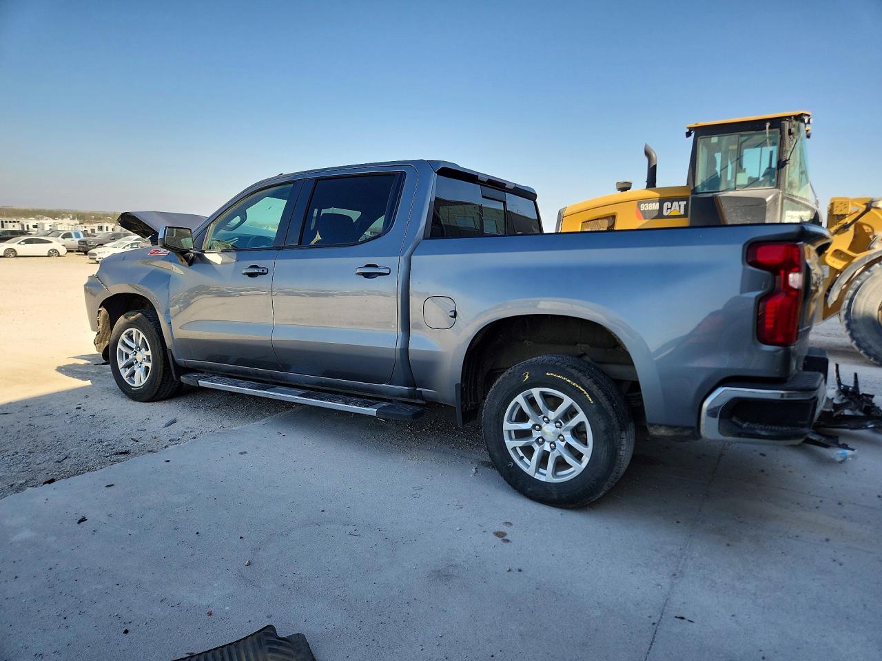2020 CHEVROLET SILVERADO K1500 LT photo 4