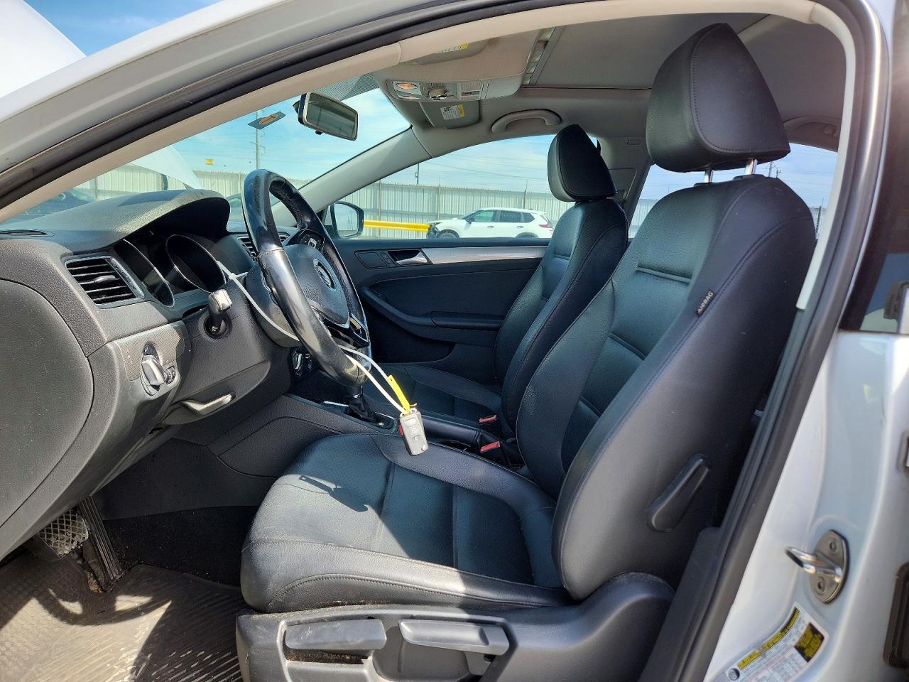 2017 VOLKSWAGEN JETTA SE photo 13