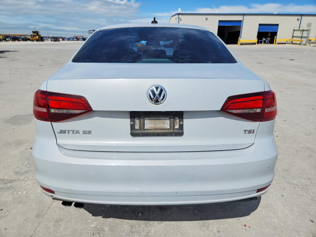 2017 VOLKSWAGEN JETTA SE photo 11