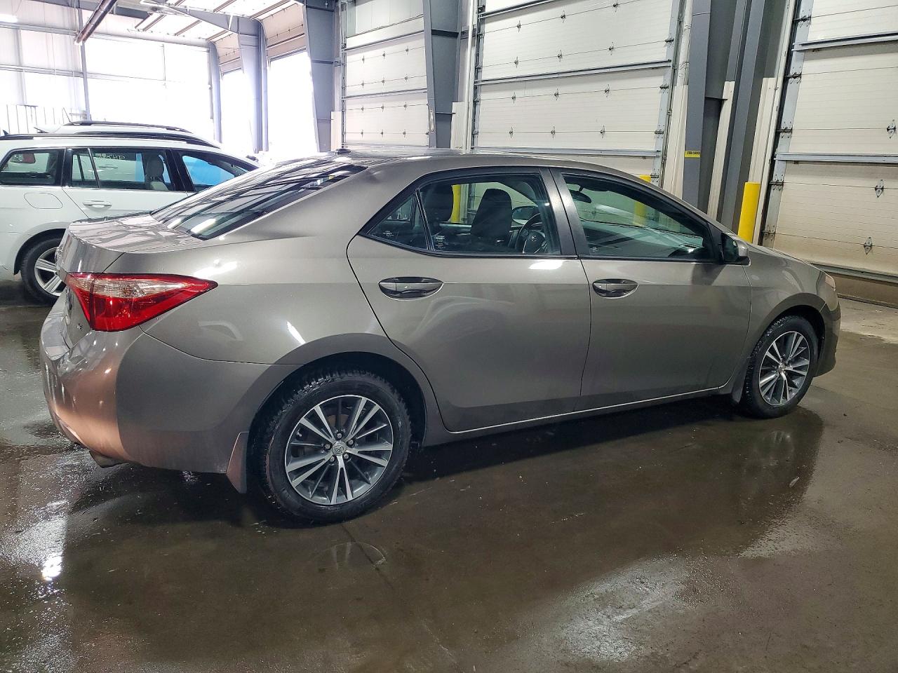 2017 TOYOTA COROLLA LE photo 7