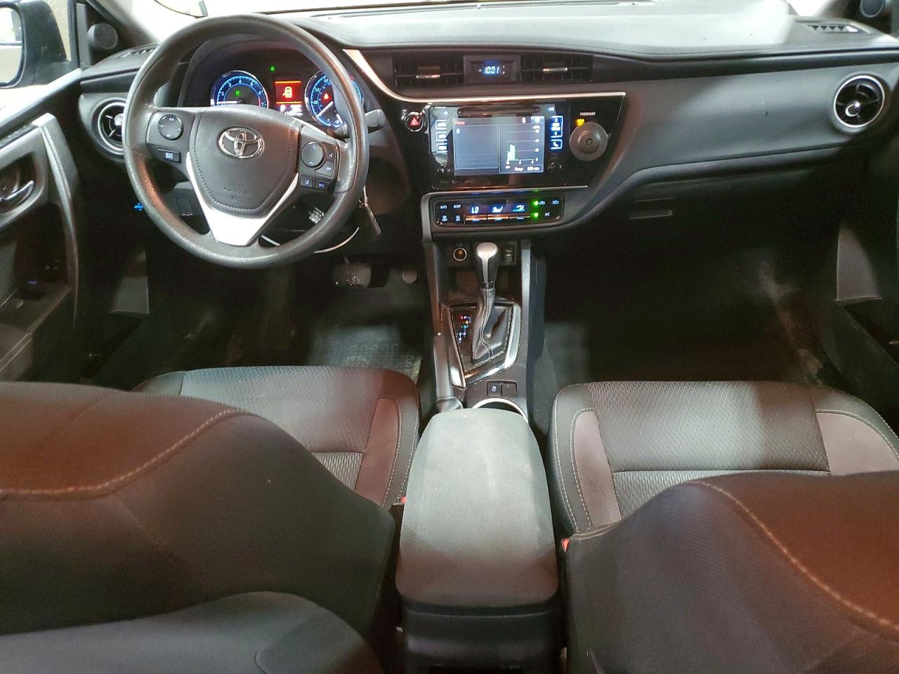 2017 TOYOTA COROLLA LE photo 22