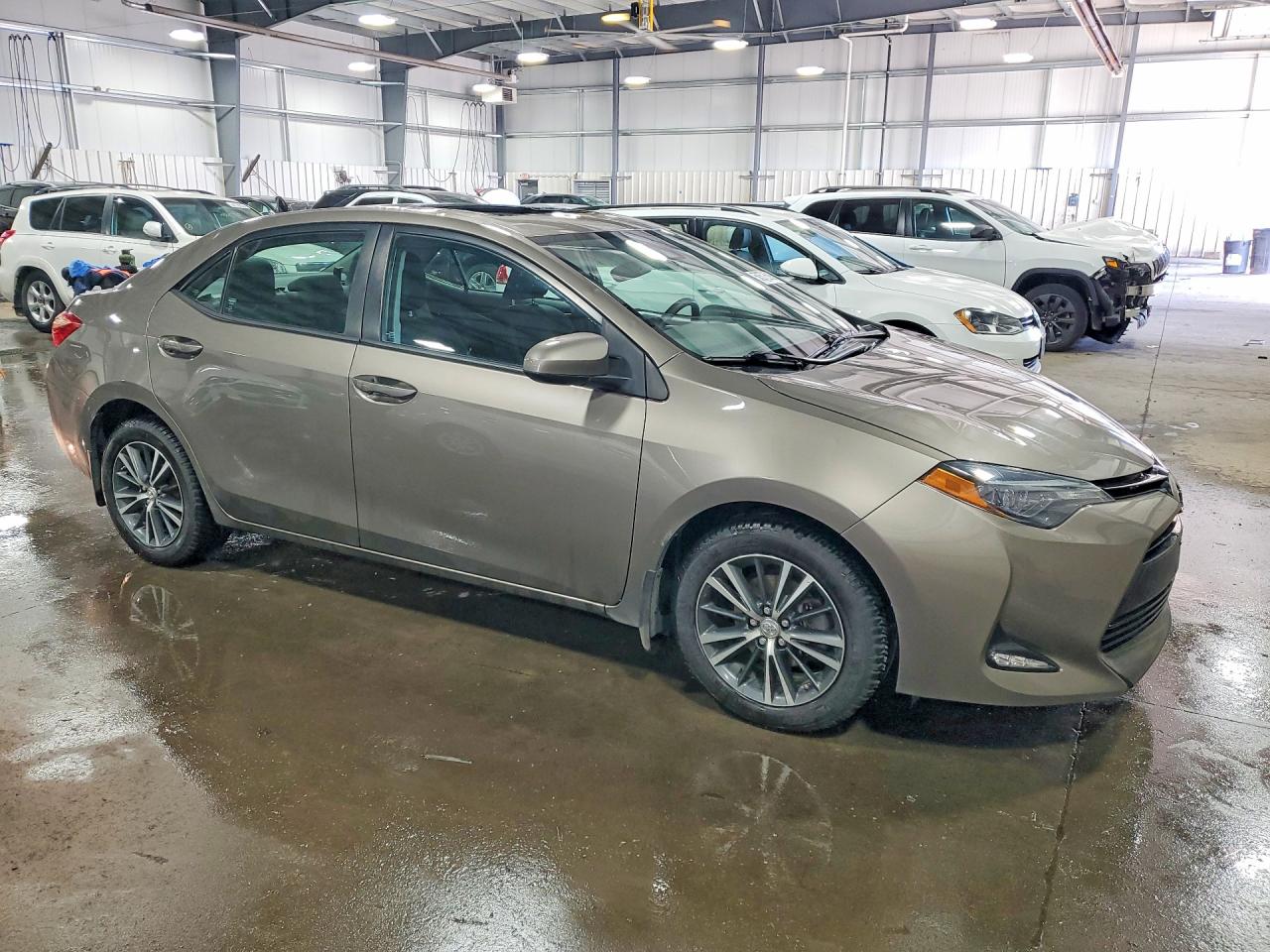 2017 TOYOTA COROLLA LE photo 10