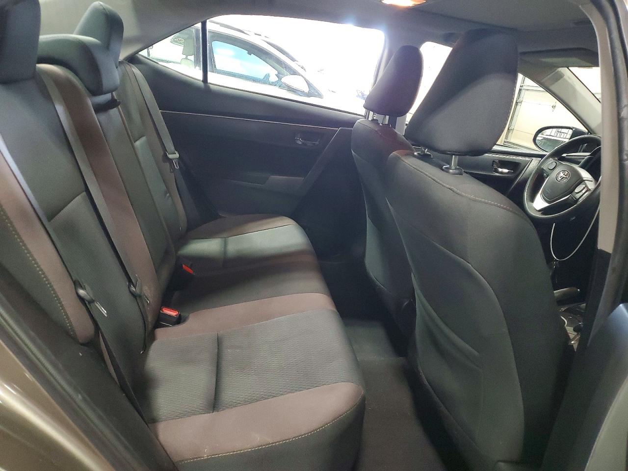 2017 TOYOTA COROLLA LE photo 28