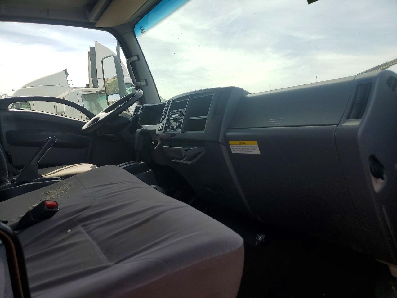 2021 ISUZU NPR photo 5