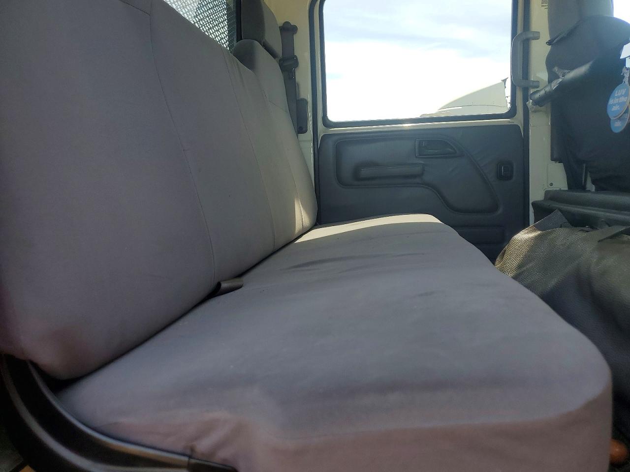2021 ISUZU NPR photo 6